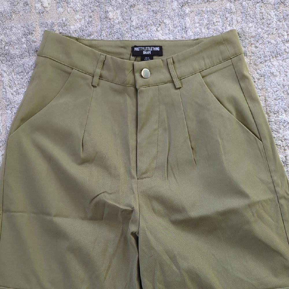 NWT PrettyLittleThing Shape Khaki Buckle Cargo Wide Leg Pants Size 4 - Picture 6 of 12